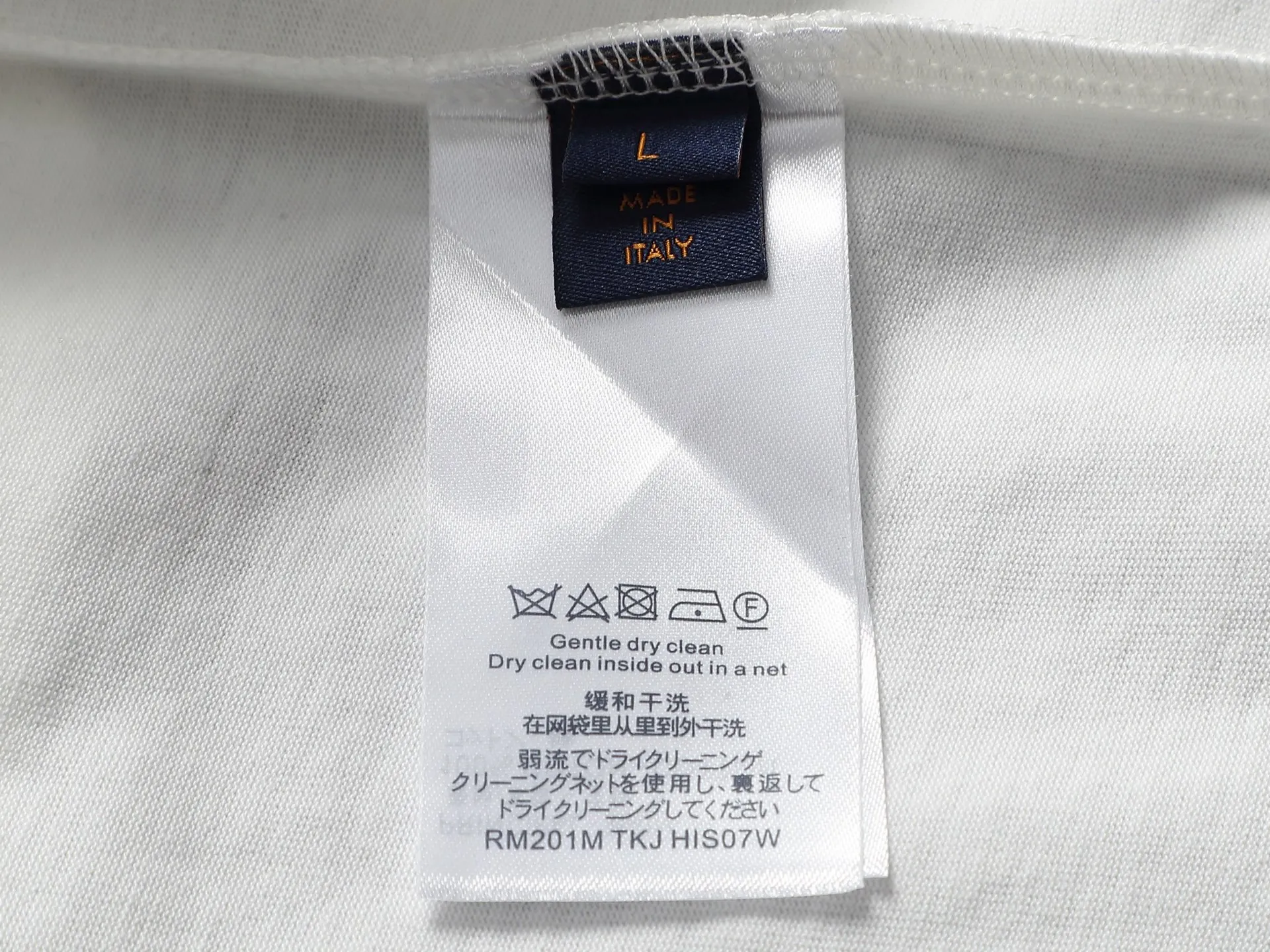 🅿️190 Louis Vuitton/Louis Vuitton English embroidery craftsmanship The large logo is exquisitely upgraded, inspired by the retro embroidery of the 1980s Original fabric Official same style Short-sleeved T-shirt 320g Same vat dyed fabric Very comfortable to the touch The latest brick cabinet synchronization for spring and summer Fashionable and individual Size: S M L XL
